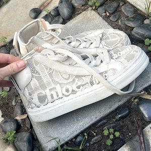 Lace Chloe shoe in Lauren scalloped barely worn!